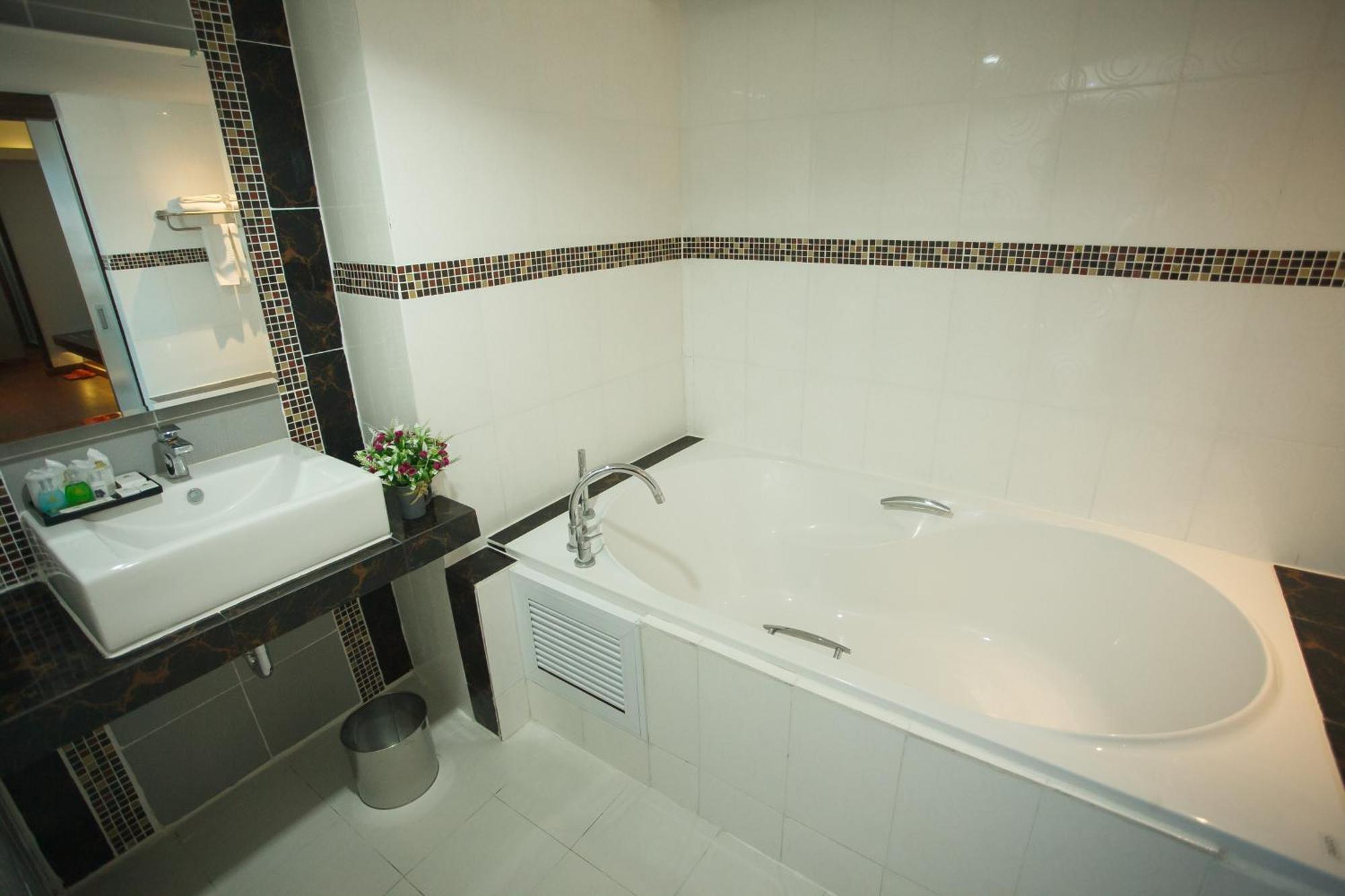 Grand Pink Hotel Hatyai Hat Yai Extérieur photo