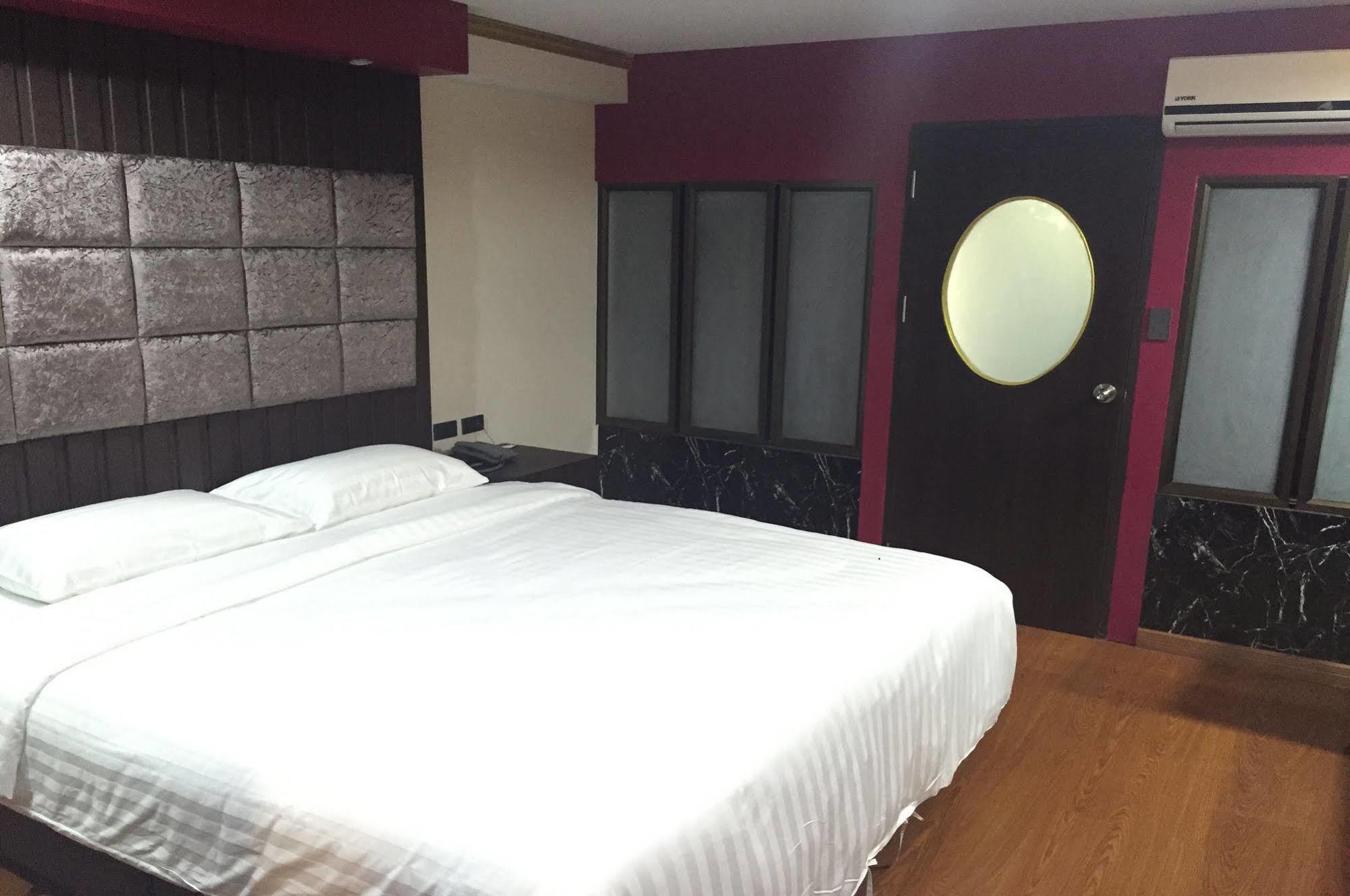 Grand Pink Hotel Hatyai Hat Yai Extérieur photo