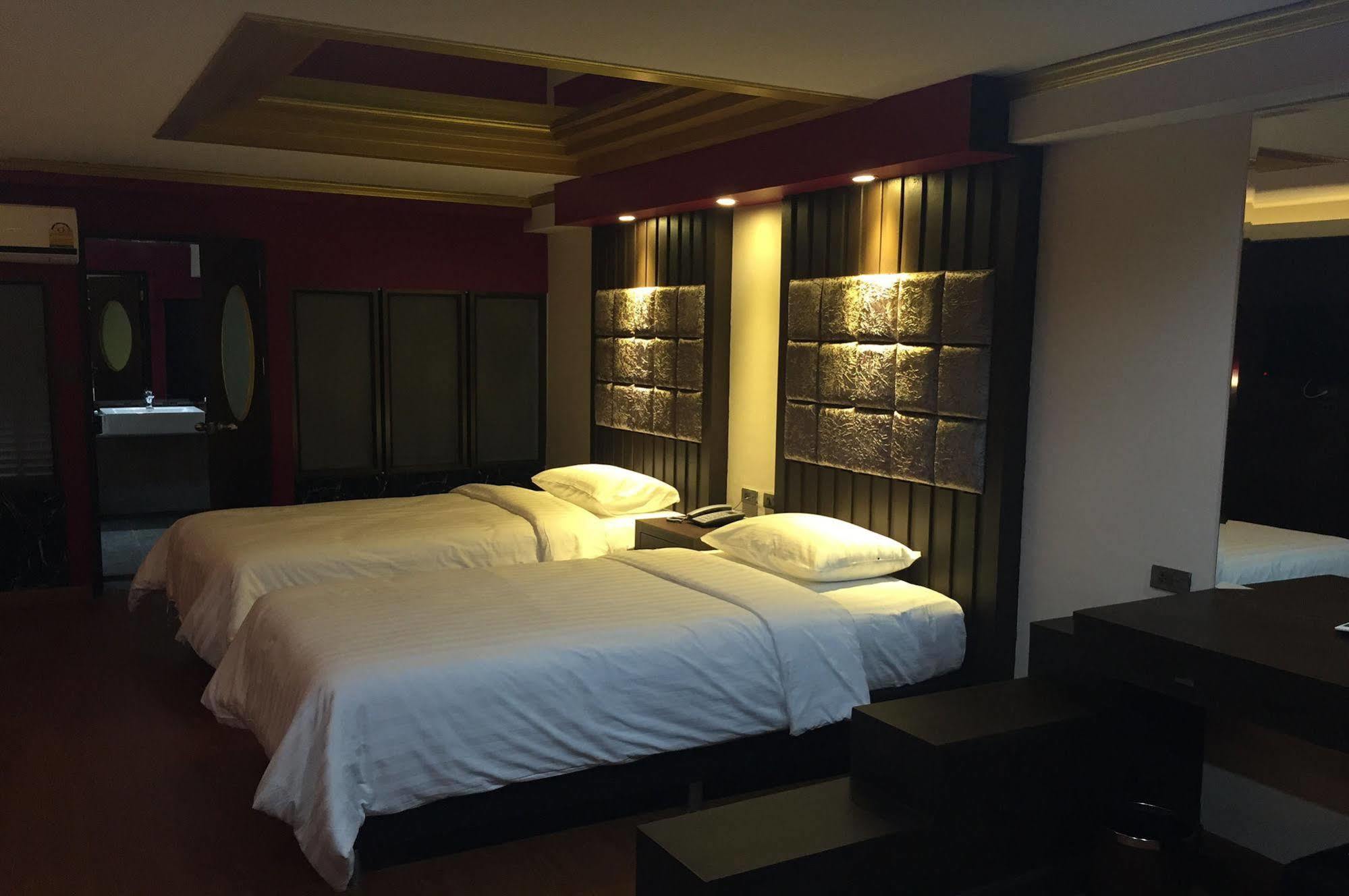 Grand Pink Hotel Hatyai Hat Yai Extérieur photo